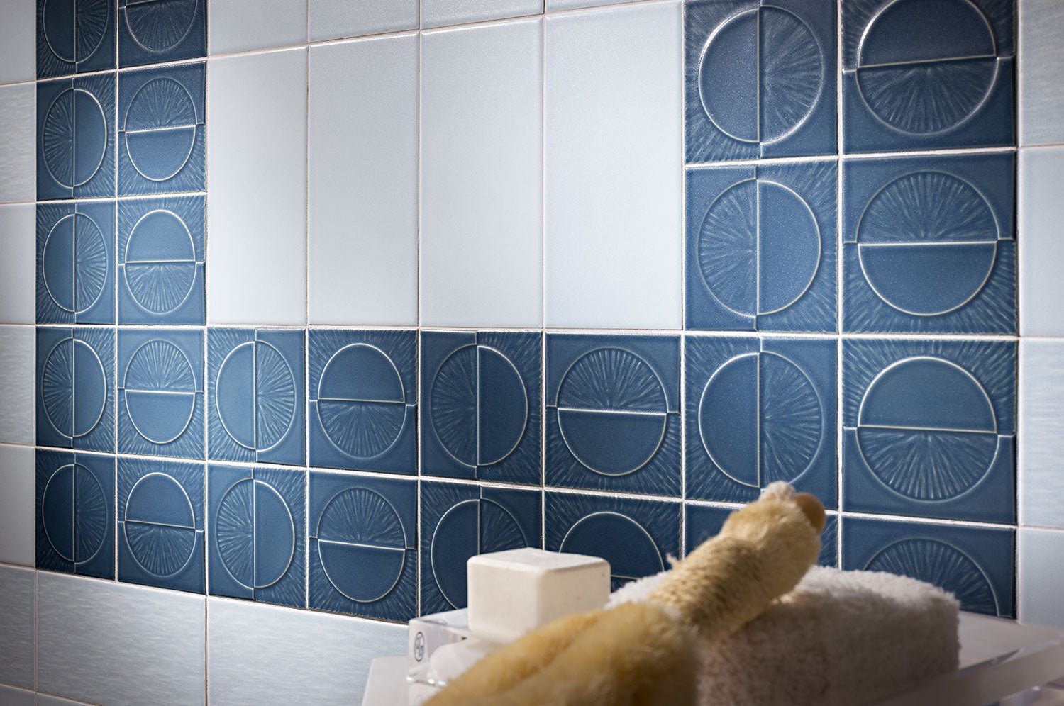 Shelter Island Orbit in Cosmos - Ciao Bella Tile